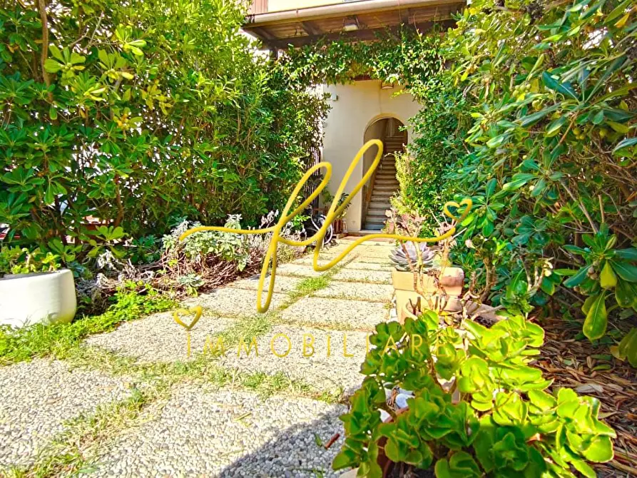 Immagine 15 di Terratetto in vendita  a Piombino