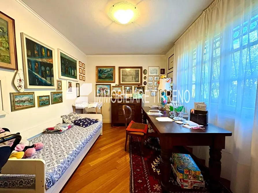 Immagine 8 di Villa in vendita  a Massa