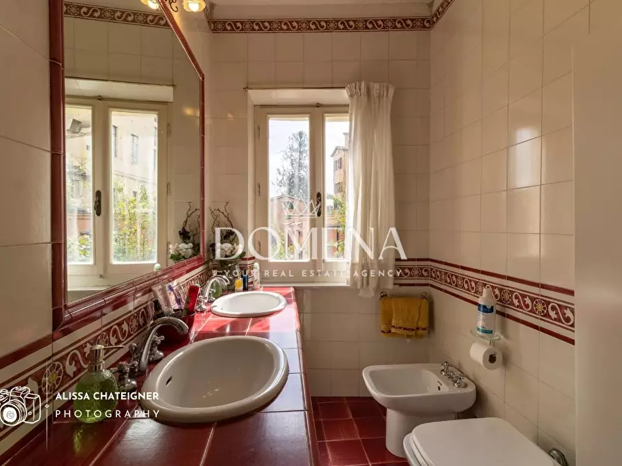 Immagine 21 di Appartamento in vendita  a Siena