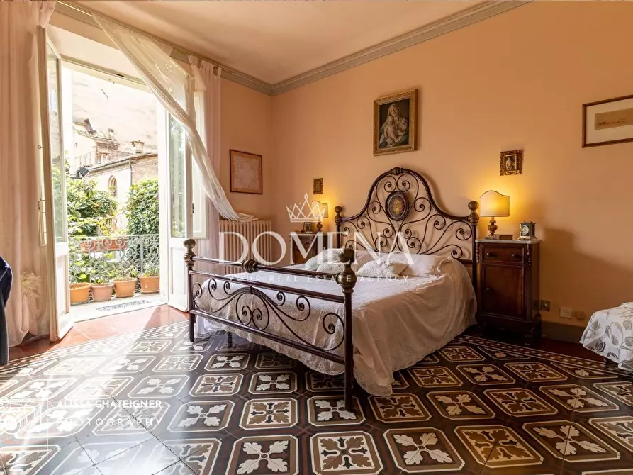 Immagine 37 di Appartamento in vendita  a Siena