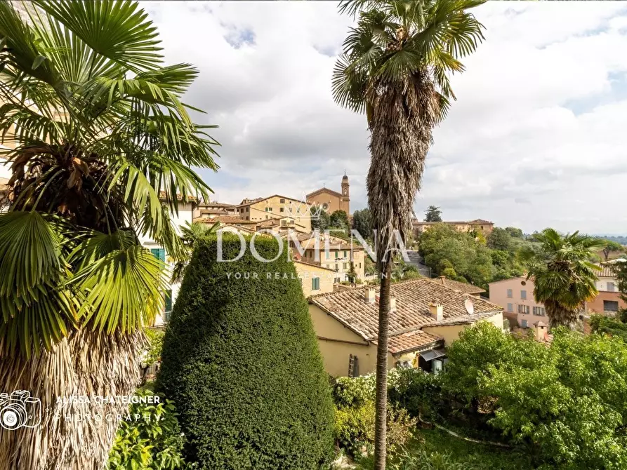 Immagine 18 di Appartamento in vendita  a Siena