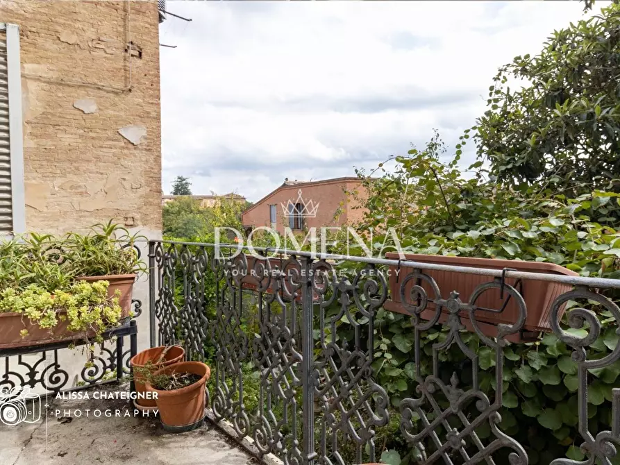 Immagine 38 di Appartamento in vendita  a Siena