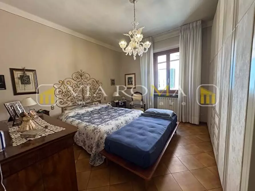 Immagine 2 di Appartamento in vendita  a Lucca