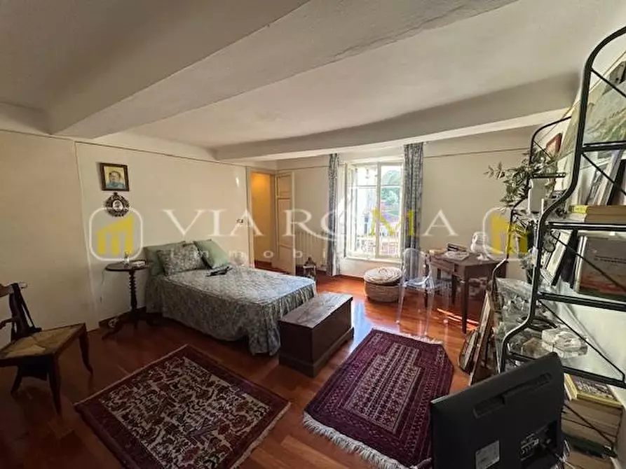 Immagine 12 di Appartamento in vendita  a Lucca