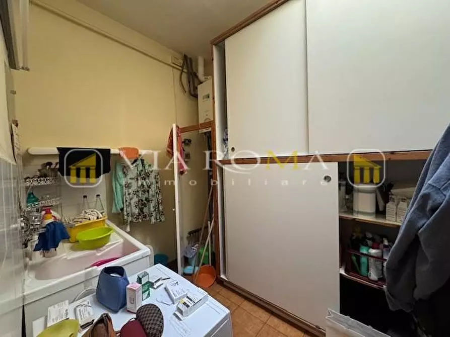 Immagine 8 di Appartamento in vendita  a Lucca