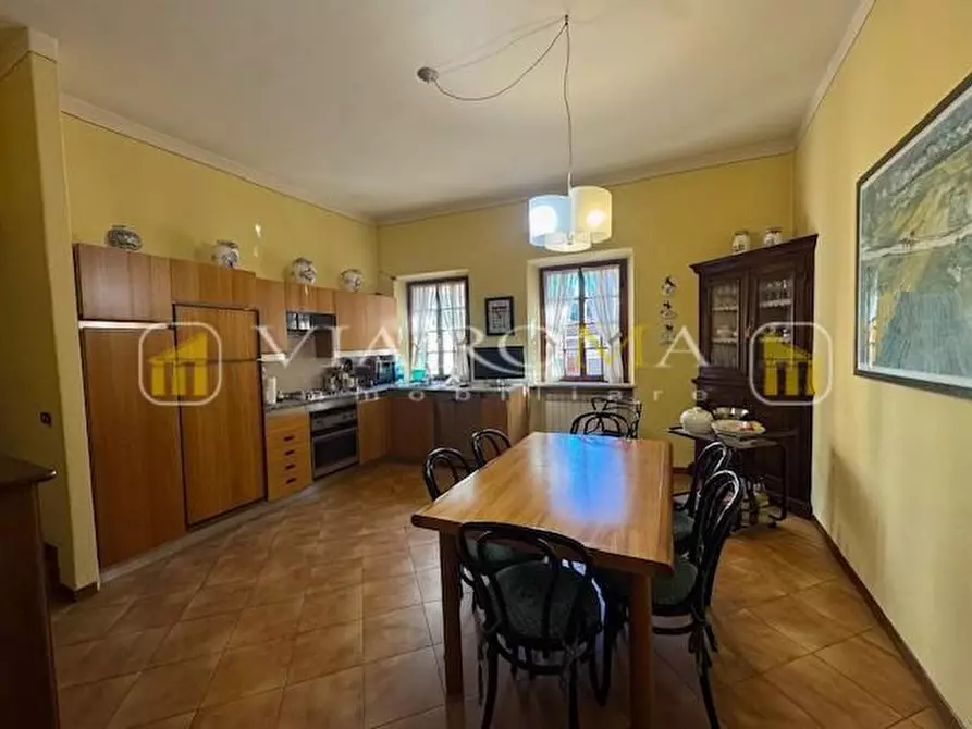 Immagine 5 di Appartamento in vendita  a Lucca