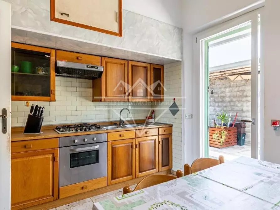 Immagine 8 di Casa indipendente in vendita  a Carrara