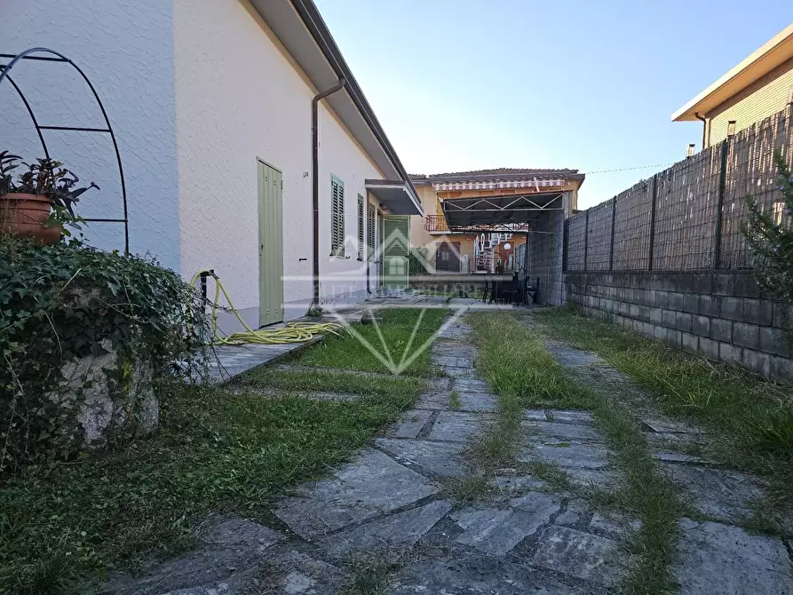 Immagine 14 di Casa indipendente in vendita  a Carrara