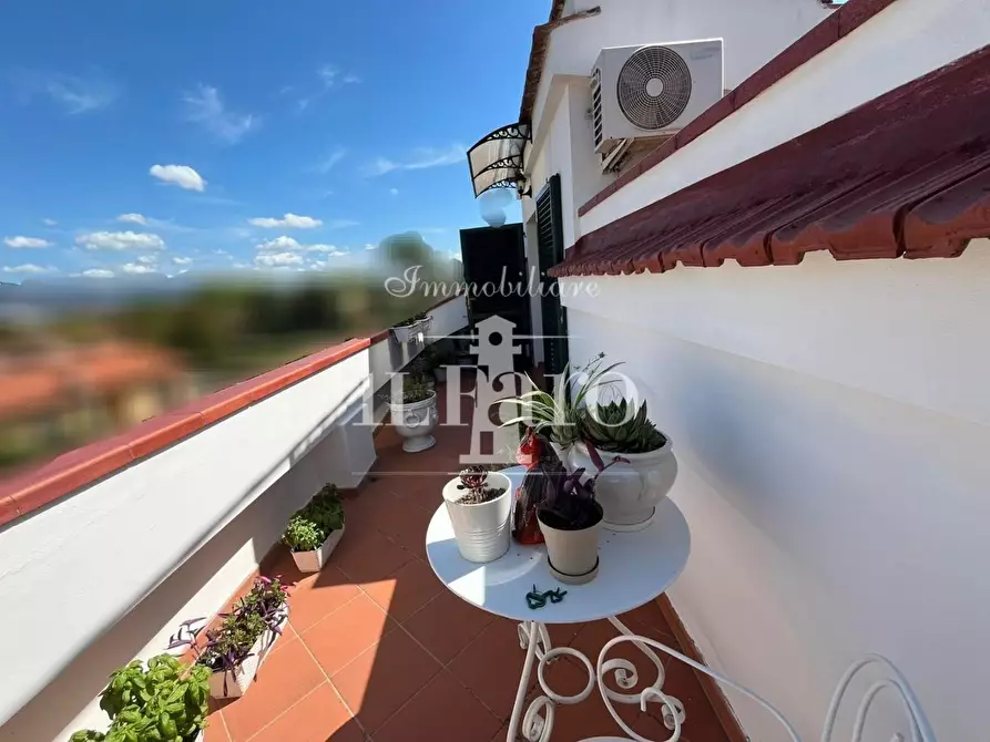 Immagine 15 di Appartamento in vendita  a Signa