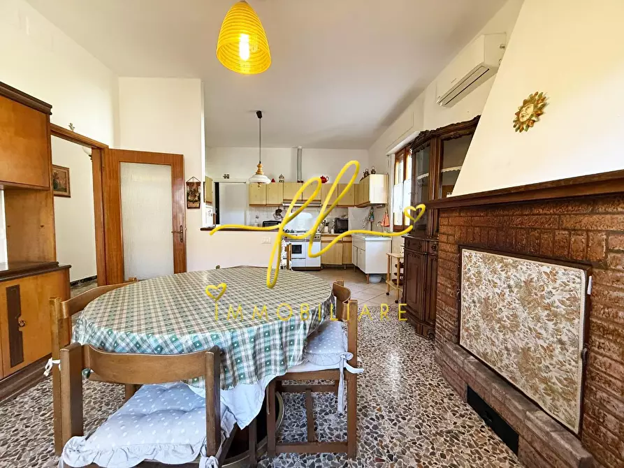 Immagine 12 di Villa in vendita  a Cecina