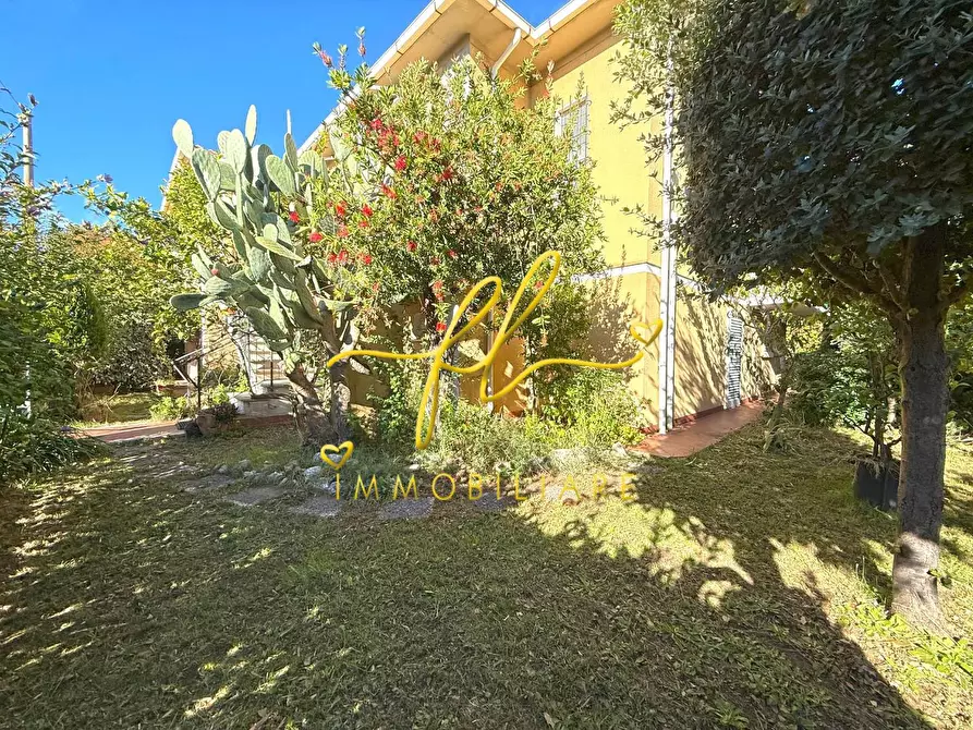 Immagine 31 di Villa in vendita  a Cecina