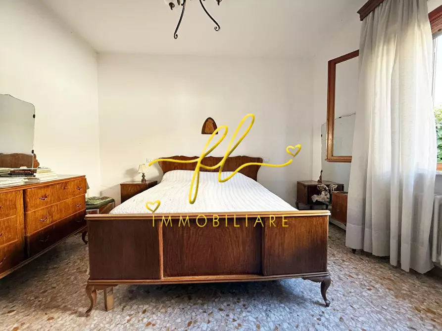 Immagine 18 di Villa in vendita  a Cecina