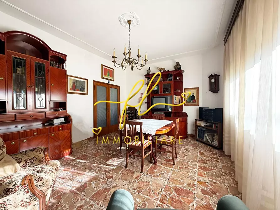 Immagine 5 di Villa in vendita  a Cecina