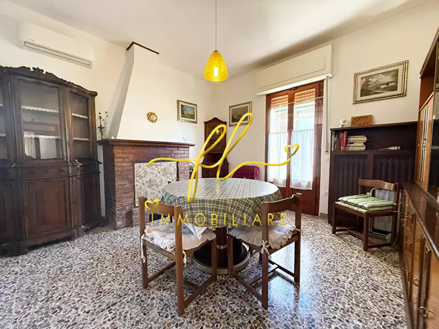 Immagine 7 di Villa in vendita  a Cecina