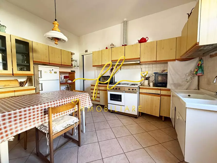 Immagine 8 di Villa in vendita  a Cecina