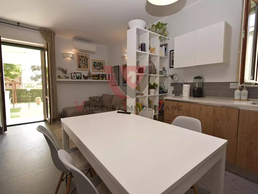 Immagine 6 di Appartamento in vendita  a Colle Di Val D'elsa