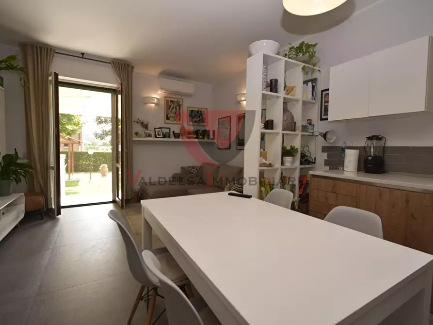 Immagine 5 di Appartamento in vendita  a Colle Di Val D'elsa