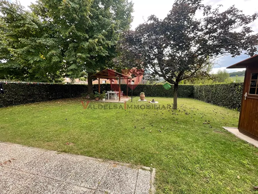 Immagine 31 di Appartamento in vendita  a Colle Di Val D'elsa