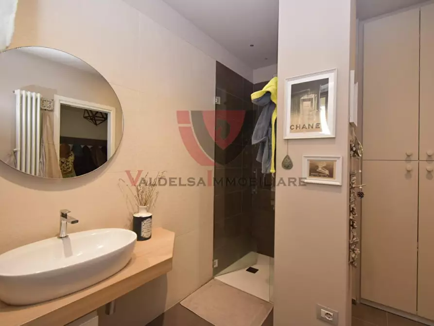 Immagine 25 di Appartamento in vendita  a Colle Di Val D'elsa