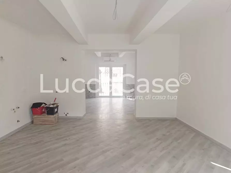 Immagine 7 di Locale commerciale in vendita  a Massarosa