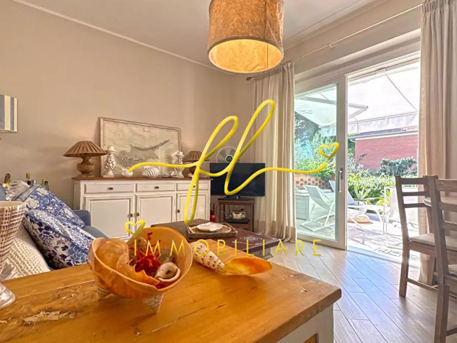 Immagine 11 di Appartamento in vendita  a Rosignano Marittimo