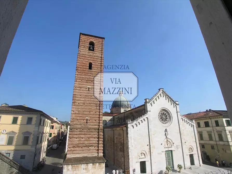 Immagine 15 di Attività commerciale in vendita  a Pietrasanta