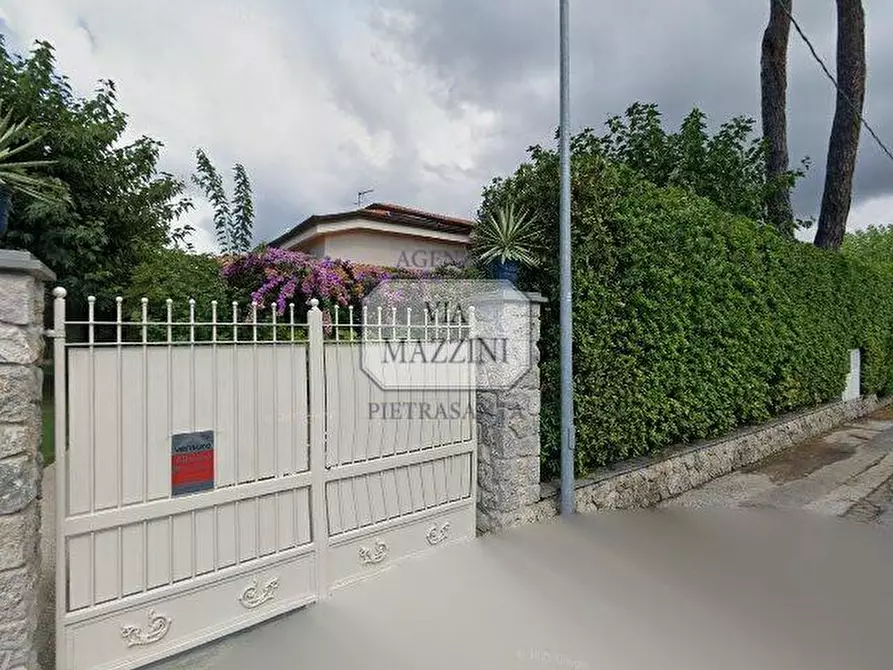 Immagine 9 di Casa bifamiliare in vendita  a Forte Dei Marmi