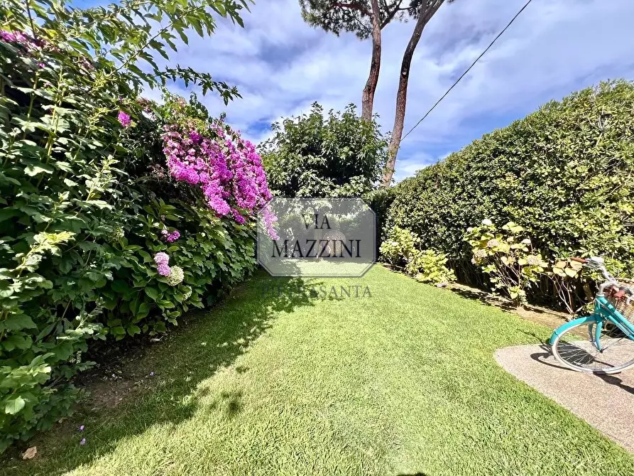 Immagine 3 di Casa bifamiliare in vendita  a Forte Dei Marmi
