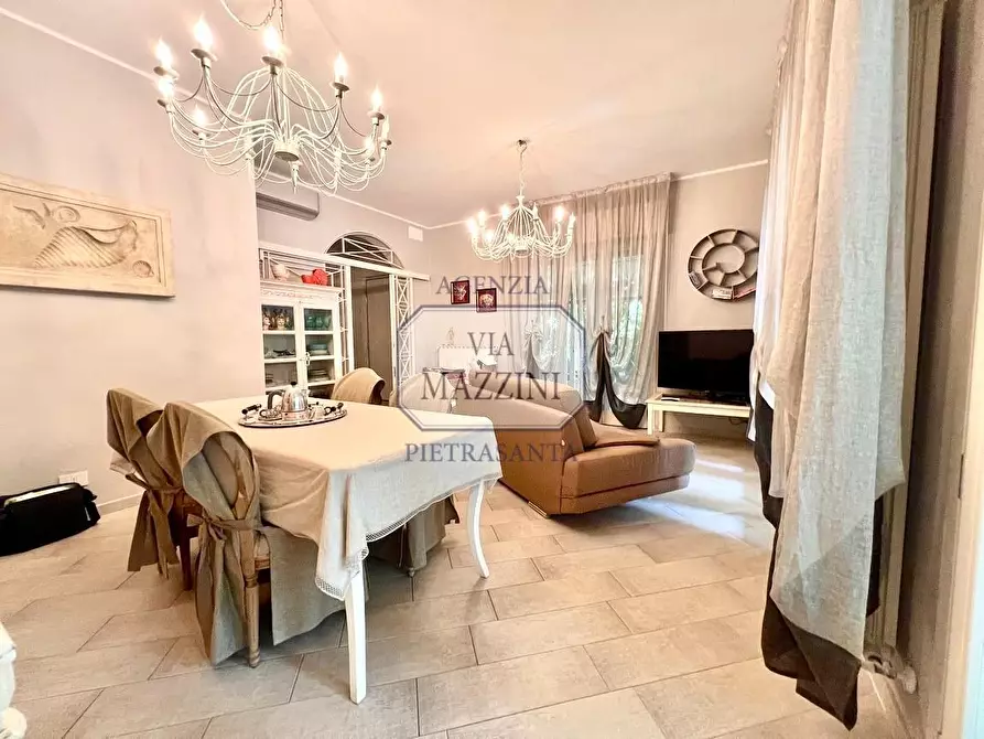 Immagine 11 di Casa bifamiliare in vendita  a Forte Dei Marmi