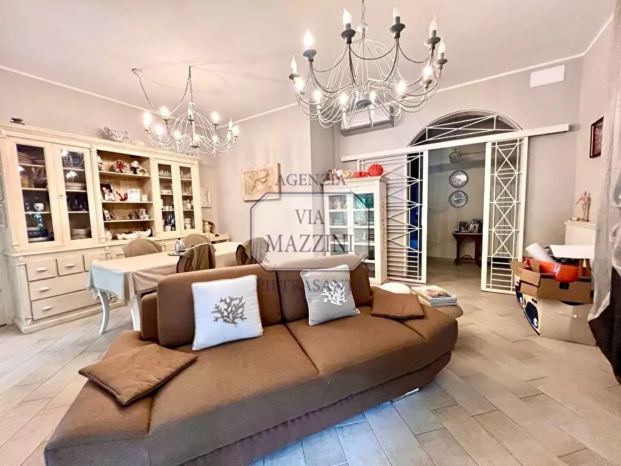Immagine 12 di Casa bifamiliare in vendita  a Forte Dei Marmi