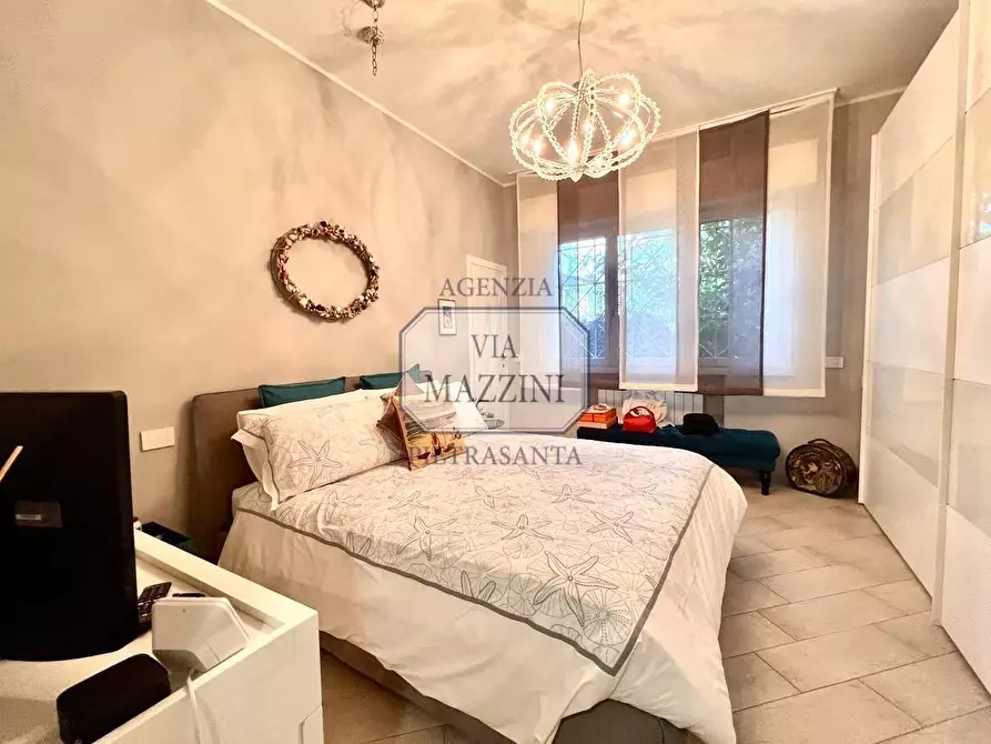 Immagine 18 di Casa bifamiliare in vendita  a Forte Dei Marmi