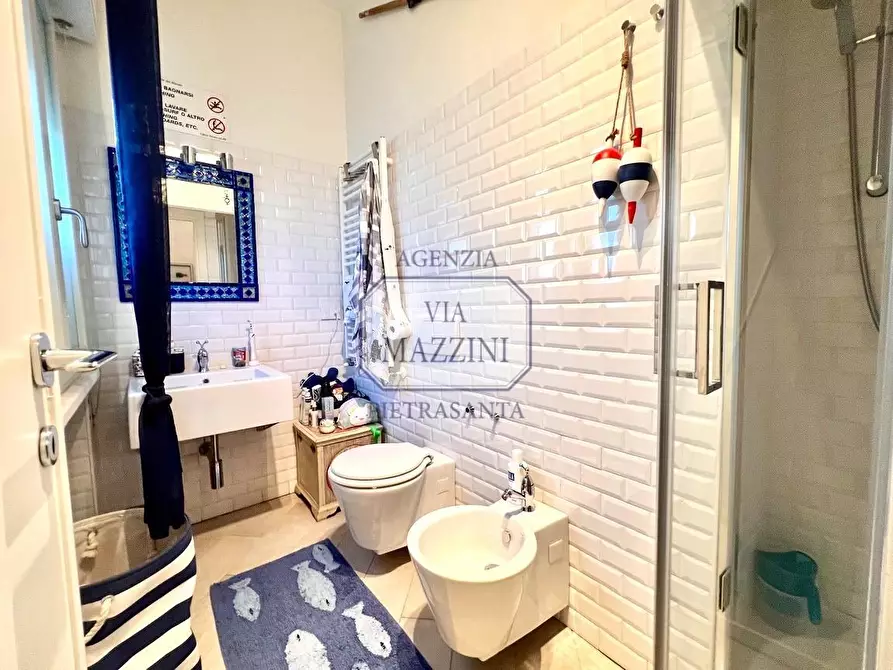 Immagine 17 di Casa bifamiliare in vendita  a Forte Dei Marmi