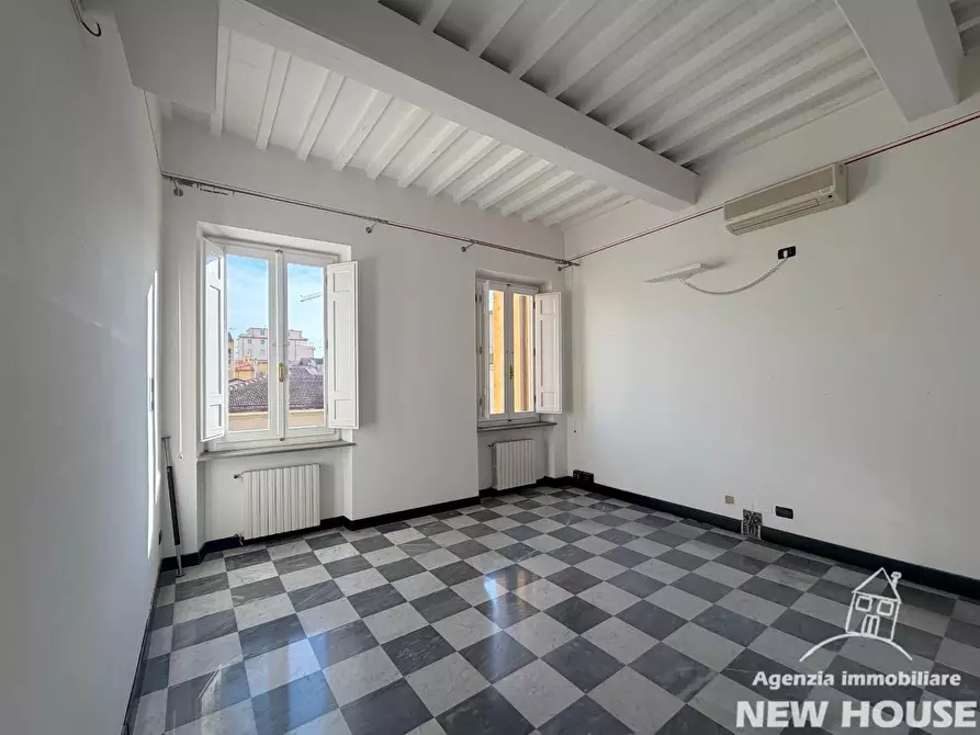 Immagine 59 di Appartamento in vendita  a Pisa