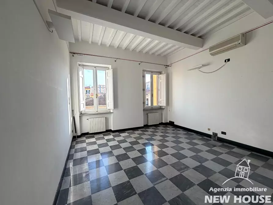 Immagine 48 di Appartamento in vendita  a Pisa