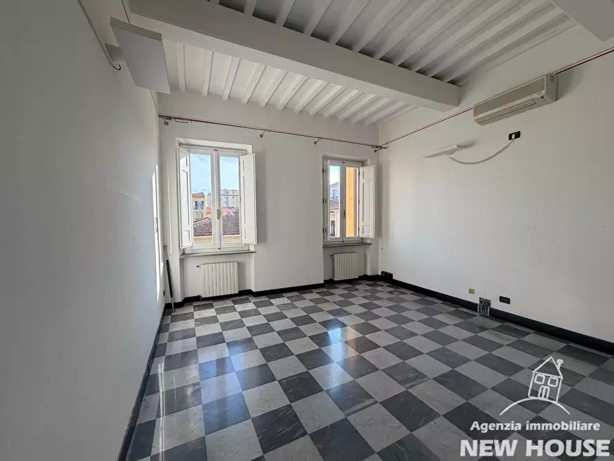 Immagine 50 di Appartamento in vendita  a Pisa