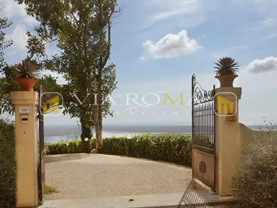 Immagine 41 di Villa in vendita  a Camaiore