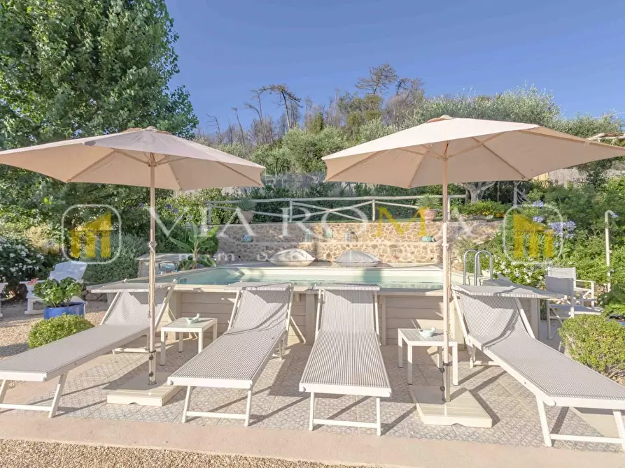 Immagine 5 di Villa in vendita  a Camaiore