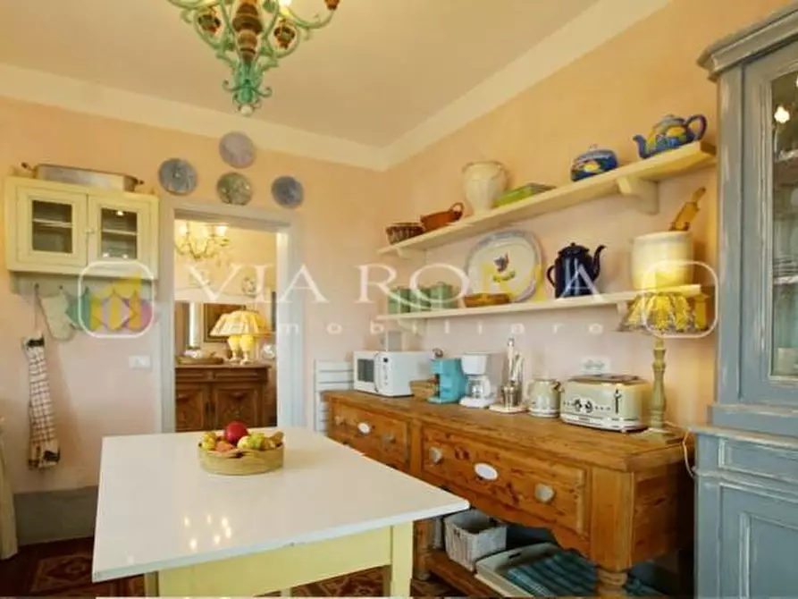 Immagine 44 di Villa in vendita  a Camaiore