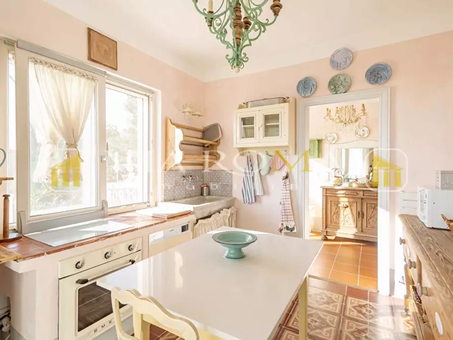 Immagine 22 di Villa in vendita  a Camaiore