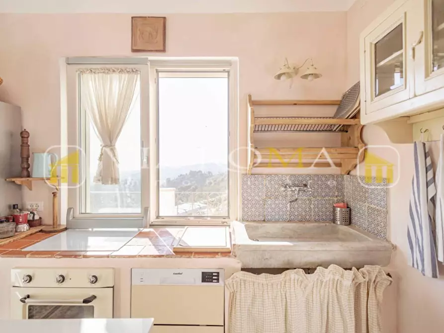 Immagine 13 di Villa in vendita  a Camaiore