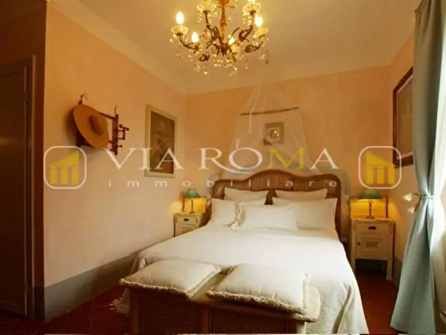 Immagine 49 di Villa in vendita  a Camaiore