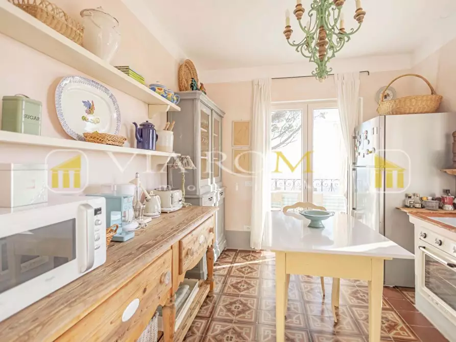 Immagine 19 di Villa in vendita  a Camaiore