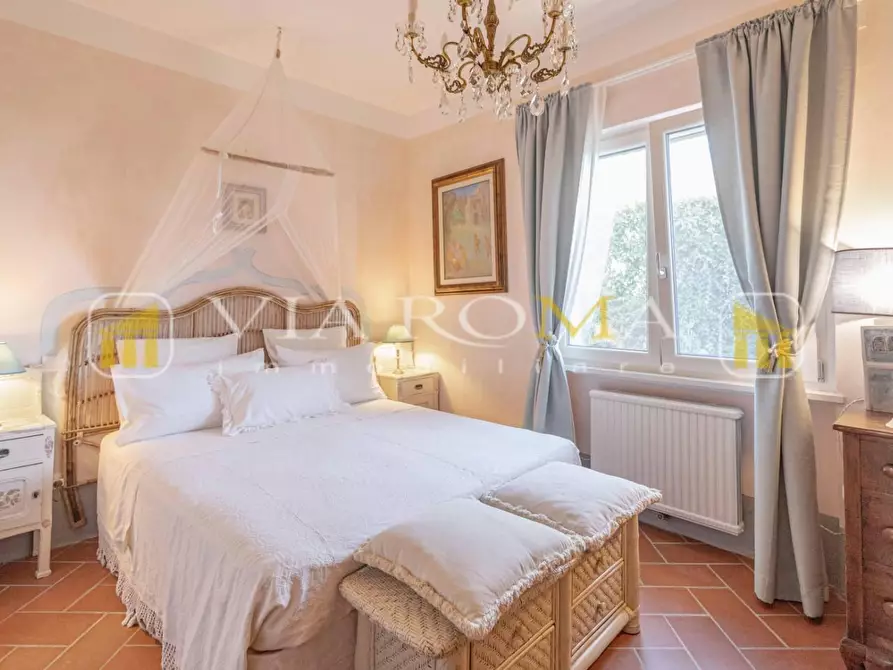 Immagine 30 di Villa in vendita  a Camaiore