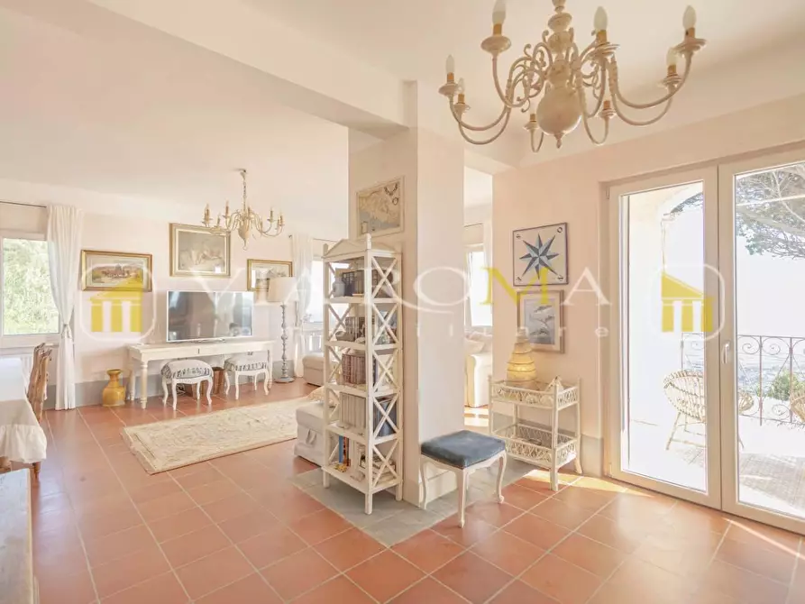 Immagine 24 di Villa in vendita  a Camaiore