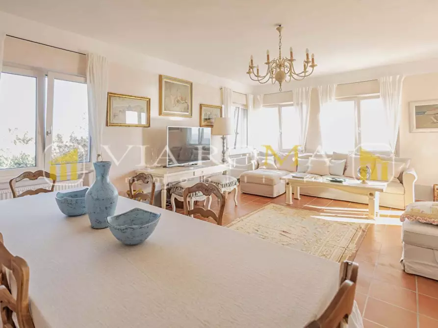 Immagine 26 di Villa in vendita  a Camaiore