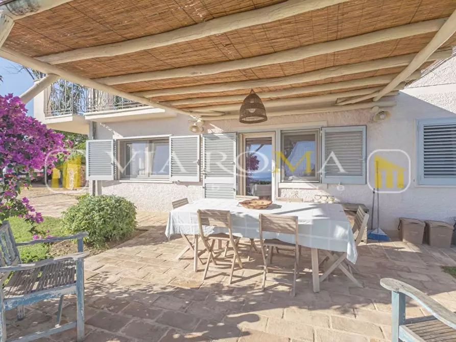 Immagine 10 di Villa in vendita  a Camaiore