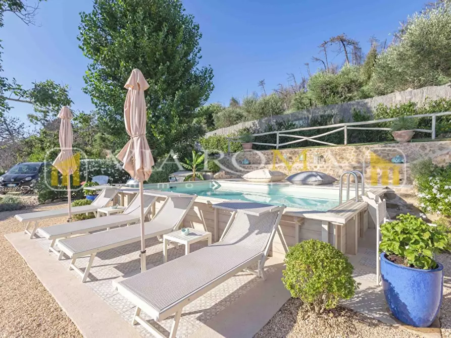 Immagine 6 di Villa in vendita  a Camaiore