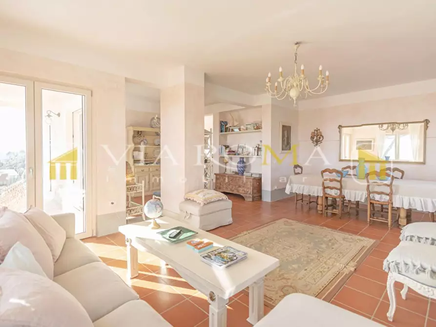 Immagine 27 di Villa in vendita  a Camaiore