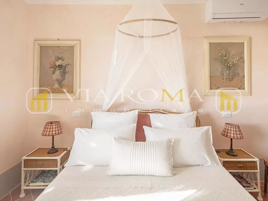 Immagine 28 di Villa in vendita  a Camaiore