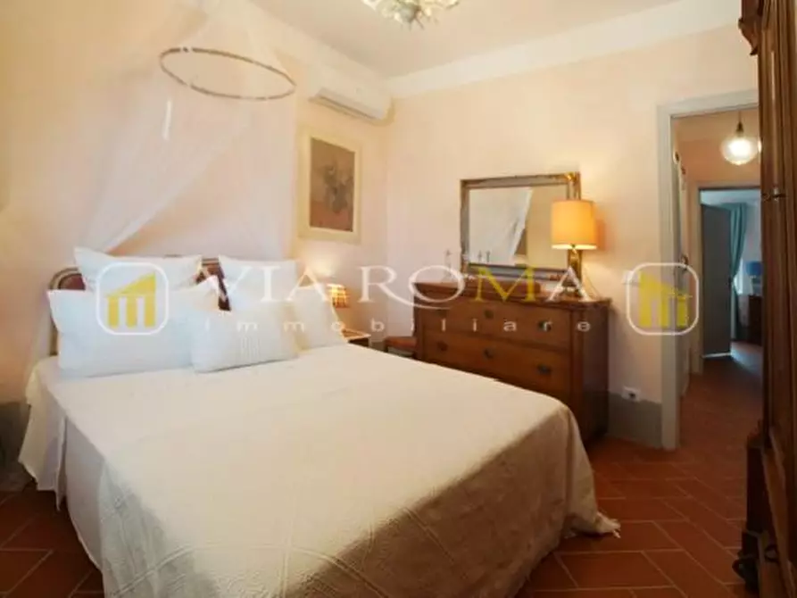 Immagine 48 di Villa in vendita  a Camaiore